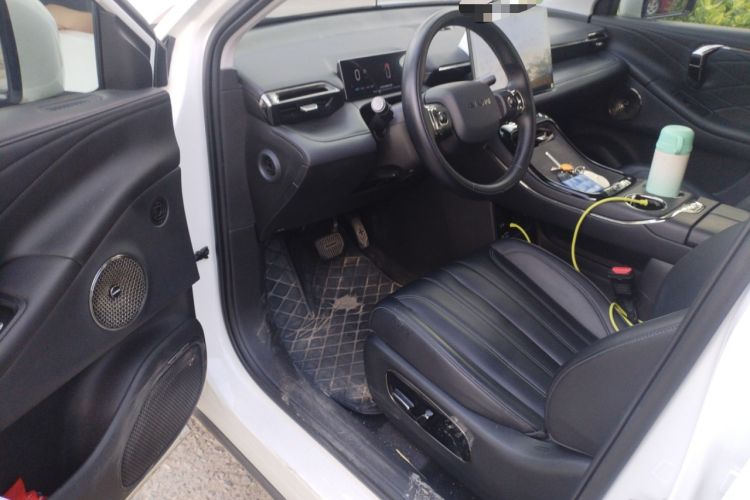 Used AION V 2024 Aion Tyrannosaurus 650 Smart Premium Edition
