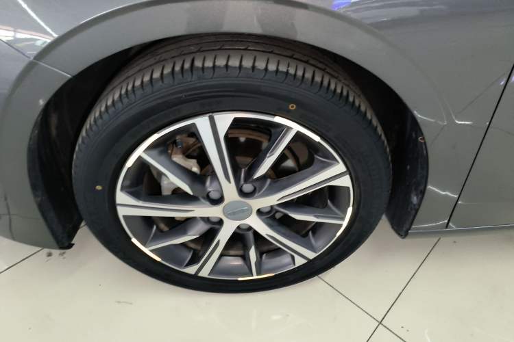 Used Geely Auto Emgrand 2022 4th Generation 1.5L CVT Flagship Model
