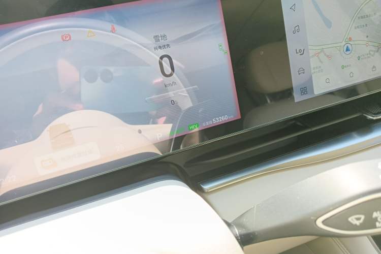 Used VOYAH Dream 2024 PHEV Extended-Range Premium Edition
