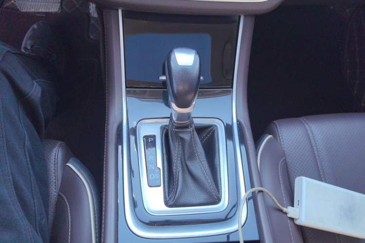 Used Changan Raeton CC 2018 1.5T Automatic Zhiya Model China V Standard
