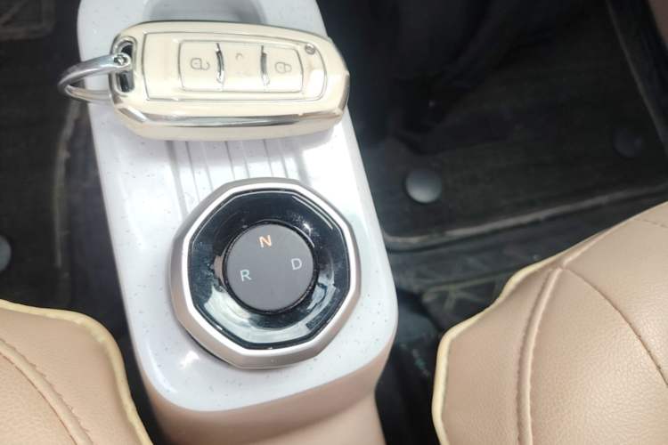 Used Geely Galaxy Panda 2024 Panda Mini 200km Endurance Bear
