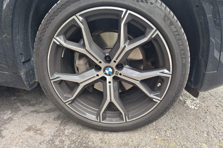 Used BMW X5 2022 xDrive 40Li M Sport Package