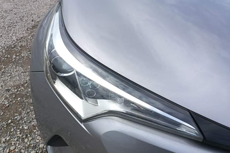 Used Toyota IZOA 2018 2.0L Yichi Version China VI Standard