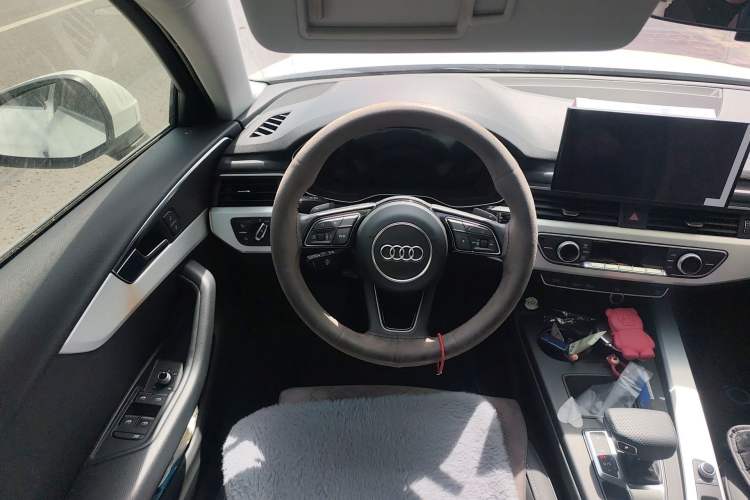 Used Audi A4L 2022 40 TFSI Fashion Dynamic Model Steering Wheel