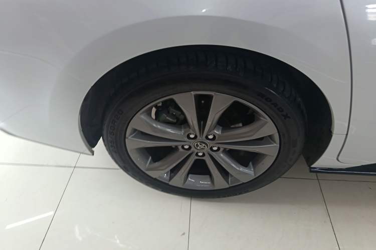 Used Toyota SIENNA 2021 2.5L Hybrid Ultimate Edition Right Rear Wheel Hub