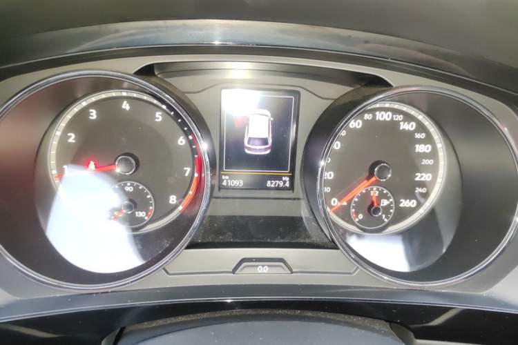 Used Volkswagen Tiguan L 2019 330TSI Automatic Two-Wheel Drive Smart Luxury Version China VI Standard Instrument Cluster