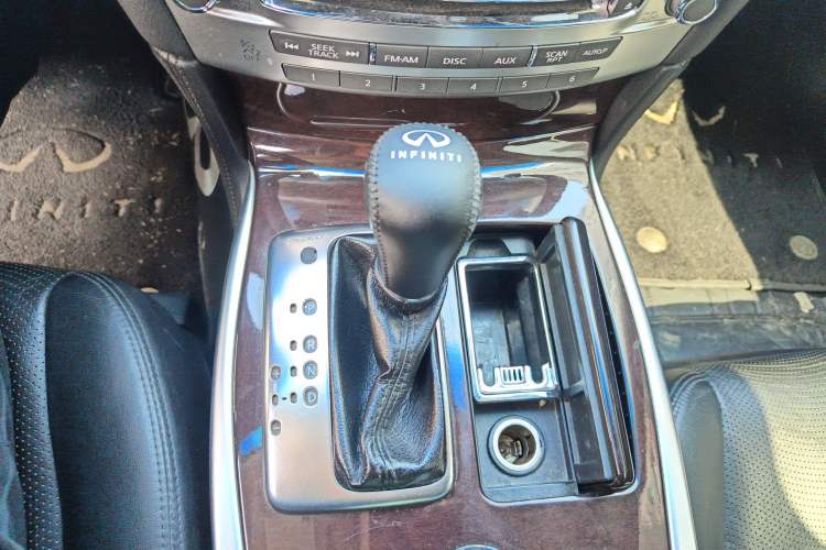 Used Infiniti Q70 2013 Q70L 2.5L Comfort Edition Gear Lever