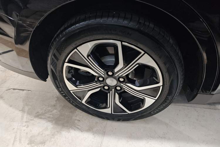 Used Hongqi E-QM5 2023 Base Travel Edition