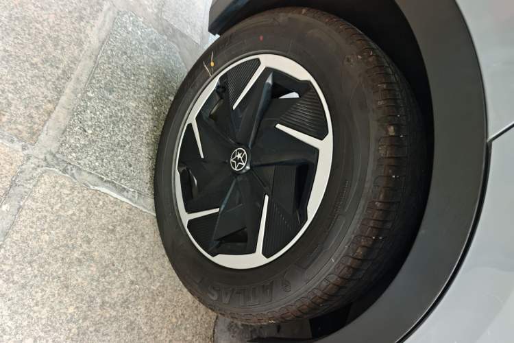 Used Venucia VX6 2023 520 Air Right Rear Wheel Hub