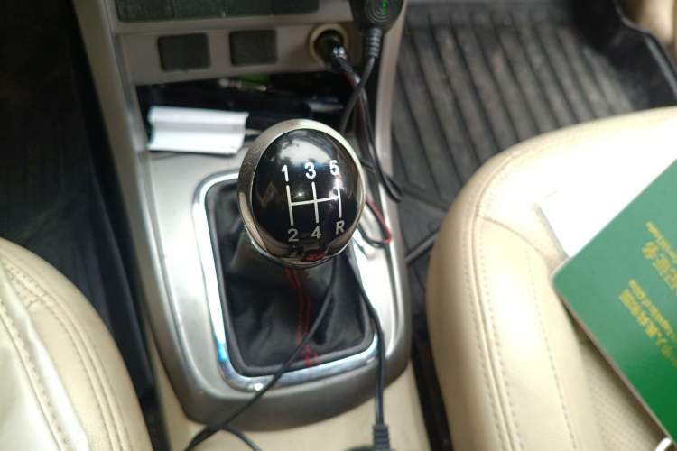 Used Geely Auto Classic Emgrand 2013 Sedan 1.5L Manual Elite Model Gear Lever