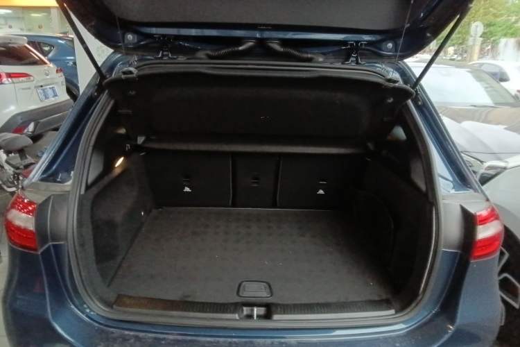 Used Mercedes-Benz B-Class 2020 B 180 Trunk