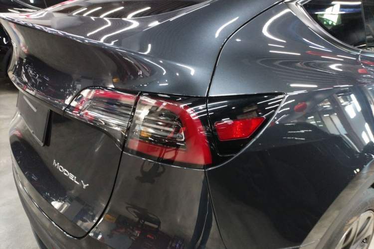 Used Tesla Model Y 2024 Rear-Wheel-Drive Version Right Rear Taillight