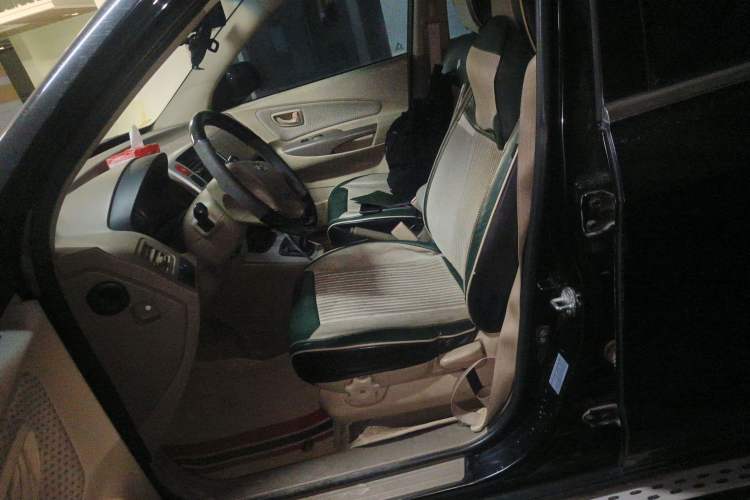 Used Hyundai Tucson 2013 2.0L Manual Two-Wheel Drive Fashion Edition Left Front Seat