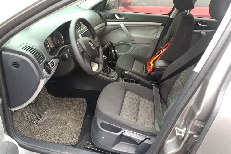 Used Skoda Octavia 2015 Classic Model 1.6L Manual Eado Version