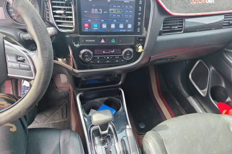 Used Mitsubishi Outlander 2018 2.0L Two-Wheel Drive Glory Edition 5 Seats