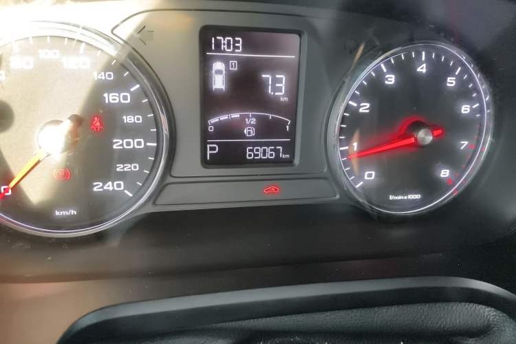 Used Roewe RX5 2020 20T Automatic 4G Connected Million Edition
