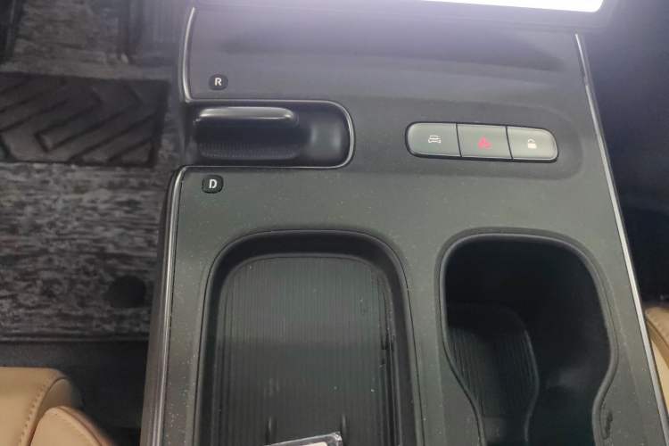 Used Nio ET5 2022 75 kWh Gear Lever