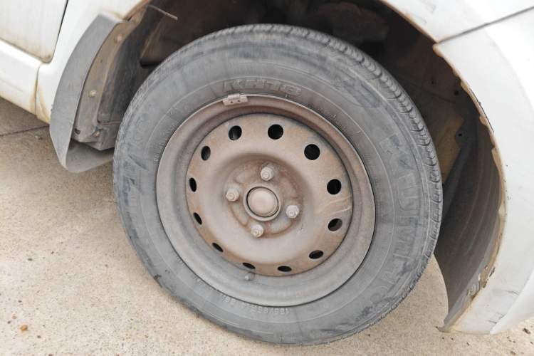 Used Dongfeng Fengon 330 2016 1.5L Manual Enjoyment Model DK15 Right Front Wheel Hub