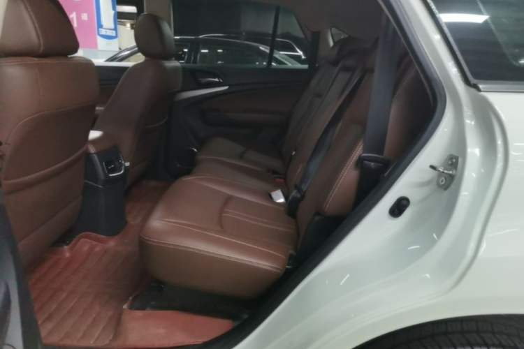Used BYD S7 2016 2.0T Automatic Prestige Edition
