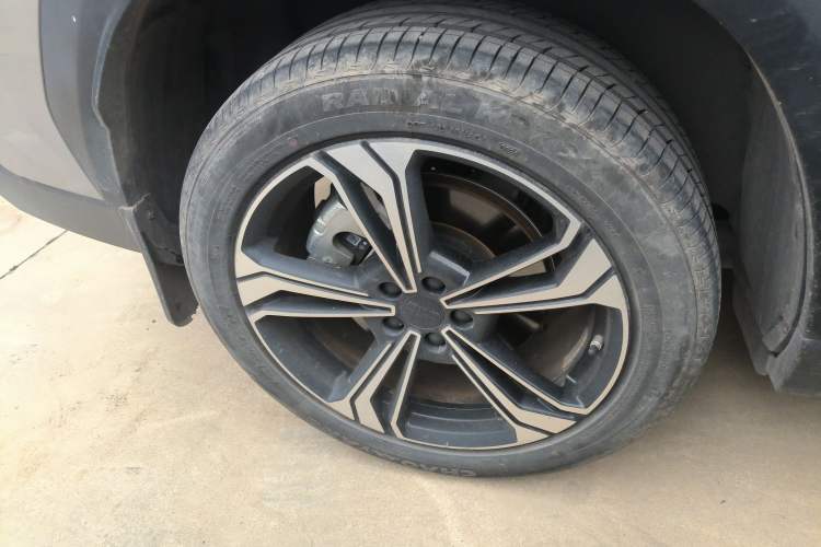 Used Geely Galaxy L7 2024 1.5T 115 km PLUS Dragon Edition