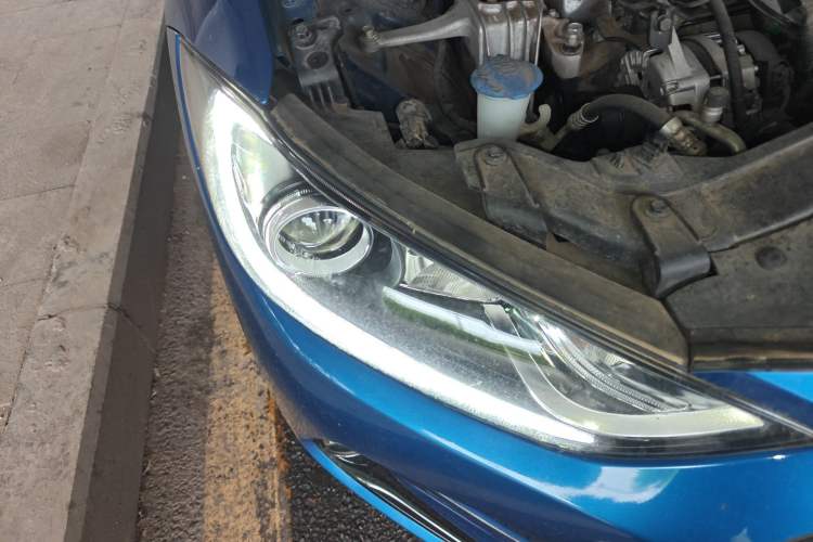 Used Hyundai Elantra (6th Generation / Lingdong) 2018 1.6L Automatic 15th Anniversary Special Edition Right Front Headlight
