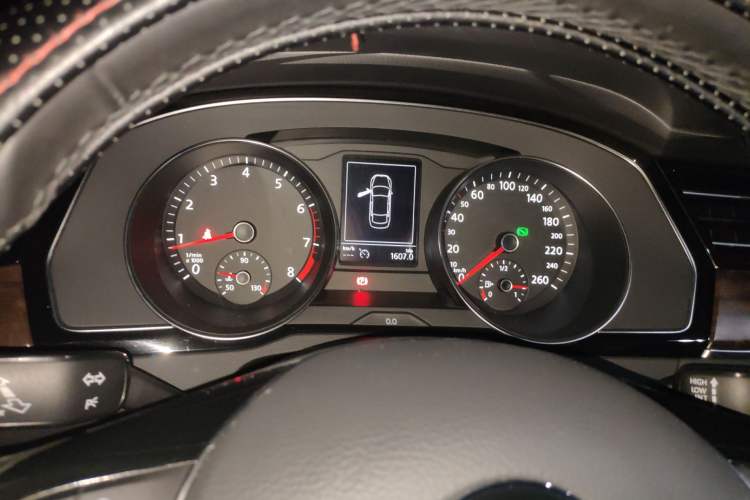 Used Volkswagen Magotan 2019 330TSI DSG Luxury Version China VI Standard Instrument Cluster