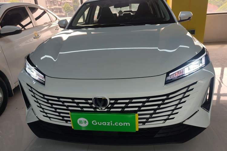 Used CHANGAN Eado 2025 Blue Whale 1.5T 500Bar Prestige Model Front