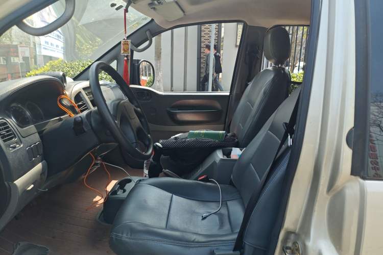 Used FORTHING Lingzhi 2013 M5 Q7 2.0L 7-Seater Long-Wheelbase Comfort Model Left Front Seat