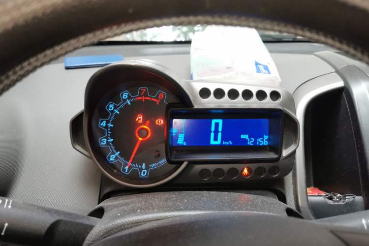 Used Chevrolet Aveo Sonic 2011 Sedan 1.4L MT SL
