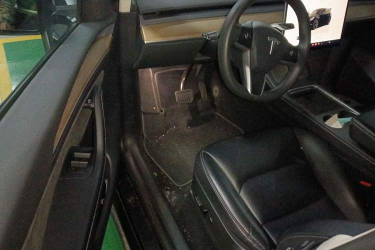 Used Tesla Model Y 2022 Rear-Wheel-Drive Version