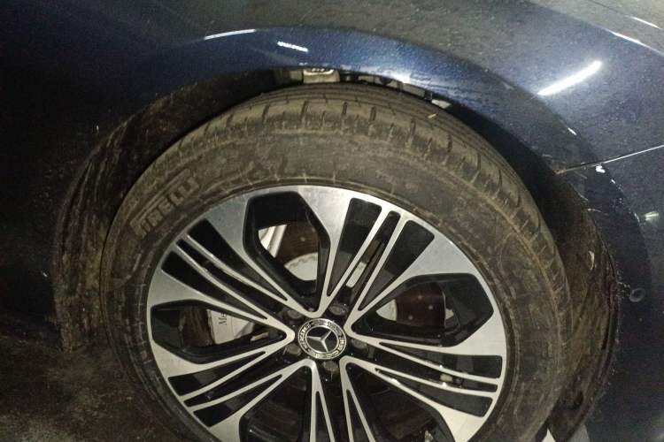 Used Mercedes-Benz E-Class New Energy 2024 E 350 e L Plug-in Hybrid Sedan Right Front Wheel Hub