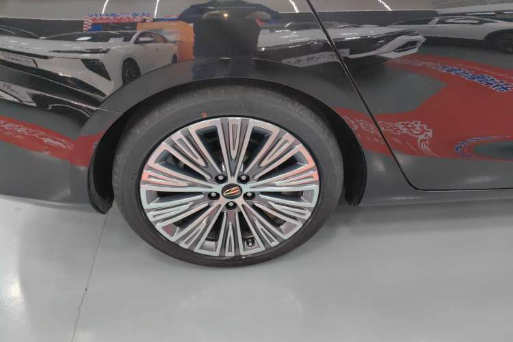 Used Hongqi H5 2022 Classic Model 1.8T Automatic Smart Connect Flagship Edition
