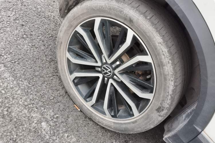 Used Volkswagen T-ROC 2021 280TSI DSG Two-Wheel Drive Comfort Connect Edition Right Rear Wheel Hub