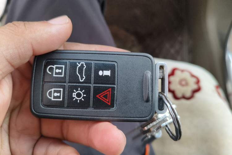 Used Volvo S80L 2011 2.0T ZhiZun Edition