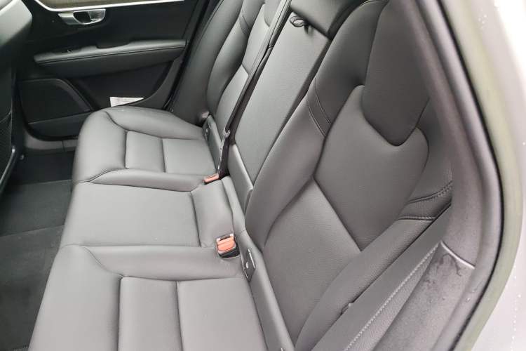 Used Volvo V90 2023 Cross Country B5 AWD Smart Range Edition
