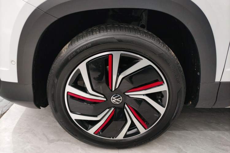 Used Volkswagen Tharu 2024 300TSI Two-Wheel-Drive Moon Luxury Edition
