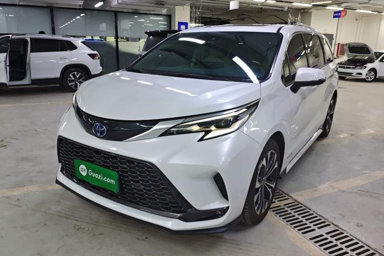 Used Toyota Granvia 2023 2.5L Hybrid Prestige PLUS Edition