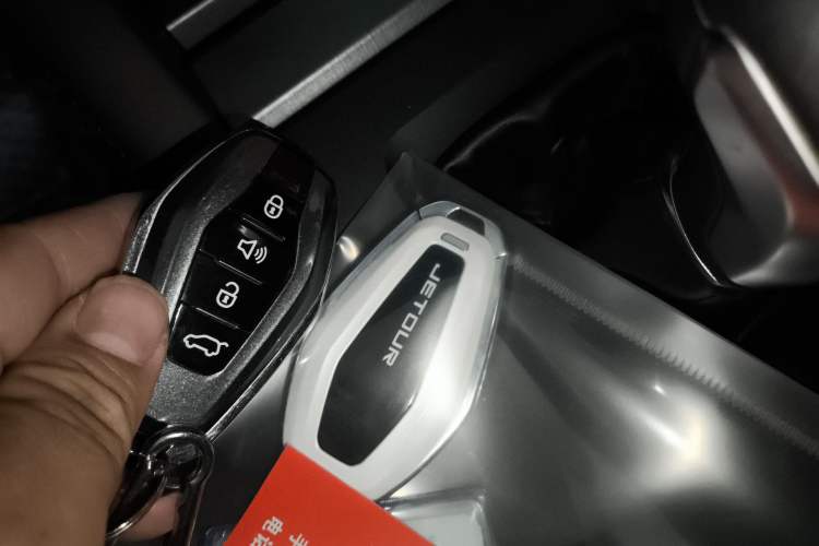 Used JETOUR X90 PLUS 2023 1.5T Manual Biyuan 5-Seater
