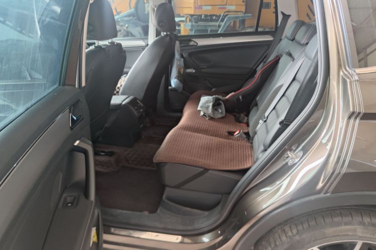 Used Volkswagen Tiguan L 2020 330TSI Automatic Two-Wheel Drive Smart Luxury Edition China VI Standard Left Rear Seat