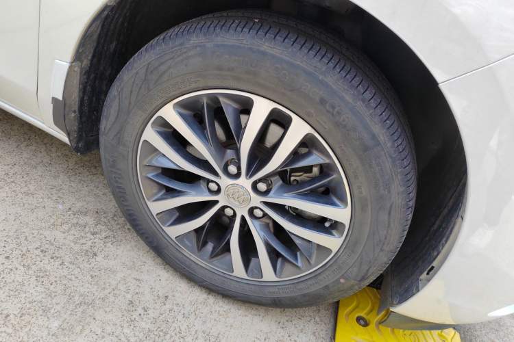 Used Buick GL8 2018 ES 28T Luxury Model China VI Standard Right Front Wheel Hub