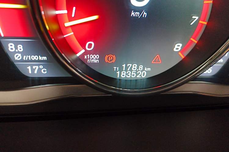 Used Volvo S60 2015 S60L T5 Intelligent Drive Edition Odometer Close Up