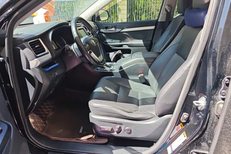 Used Toyota Highlander 2015 2.0T Four-Wheel Drive Luxury Edition 7-Seater Left Front Seat