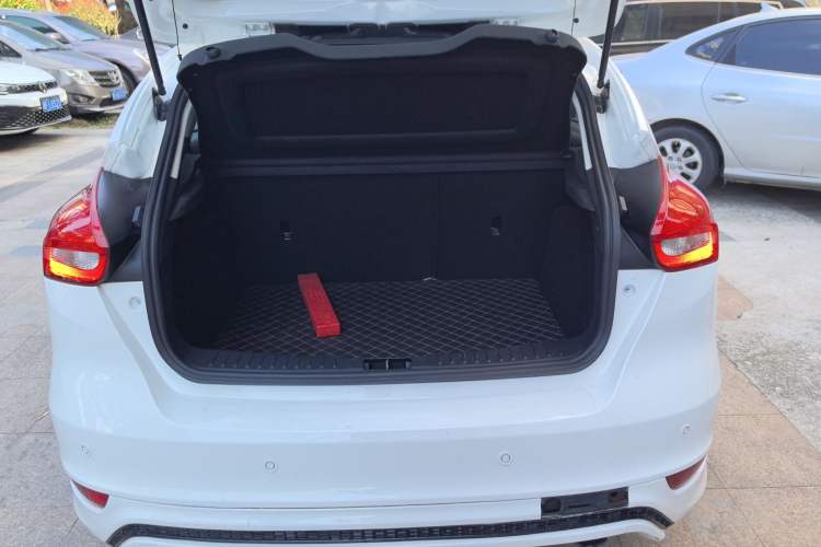 Used Ford Focus 2017 Hatchback EcoBoost 180 Automatic Sport Model
