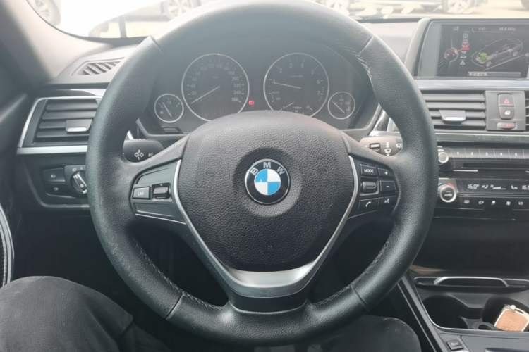 Used BMW 3 Series 2016 316i Fashion Model