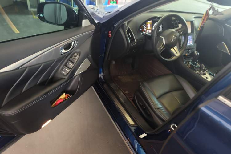 Used Infiniti Q50L 2018 2.0T Enjoyment Version China VI Standard