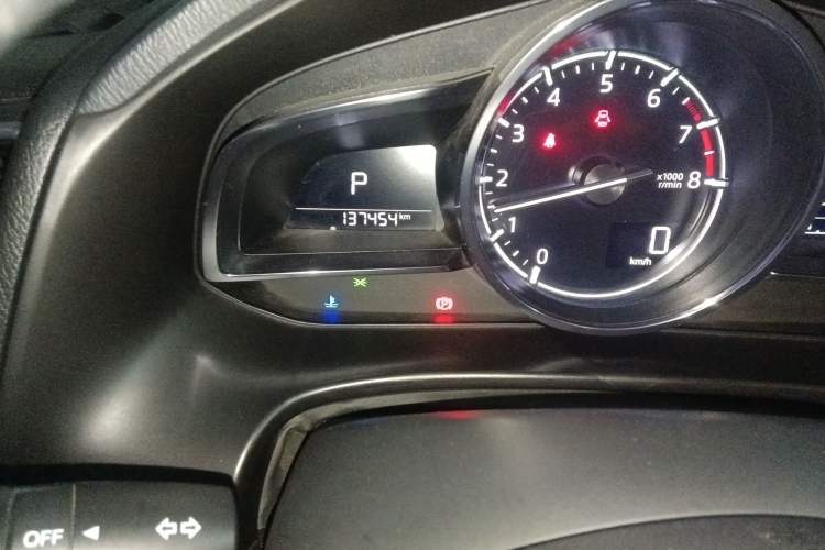 Used Mazda 3 Axela 2017 Sedan 2.0L Automatic Flagship Model China V Standard Odometer Close Up