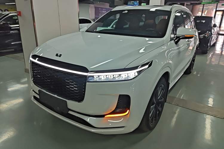 Used Li Auto ONE 2021 Extended-Range 6-Seater Version Front Left 45 Deg