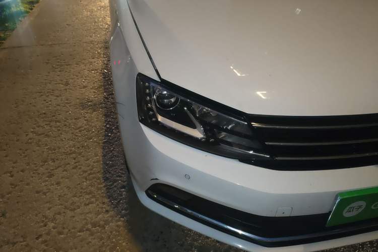 Used Volkswagen Sagitar 2015 230TSI Automatic Luxury Model
