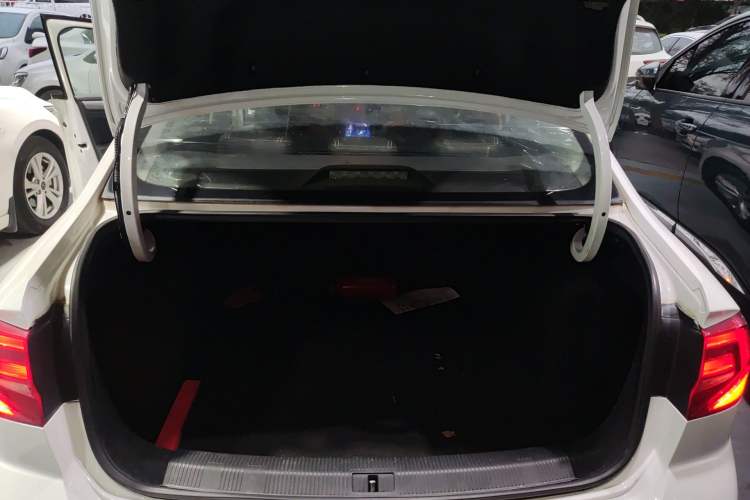 Used Volkswagen Bora 2016 1.6L Automatic Fashion Model
