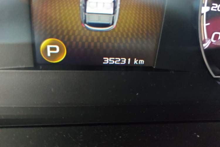 Used Geely Auto Coolray 2021 1.4T DCT Diamond Edition Odometer Close Up